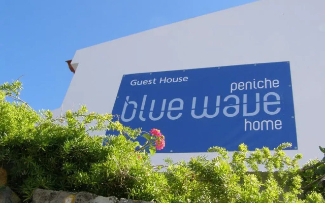 Отель Peniche Blue Wave Home вид на фасад