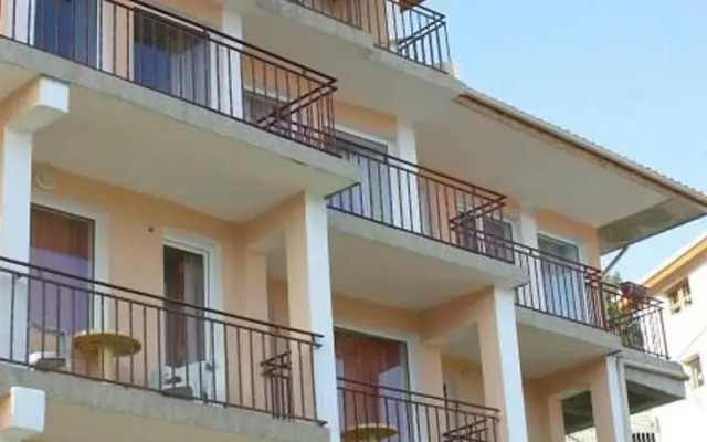 Отель Guest House Krissy вид на фасад