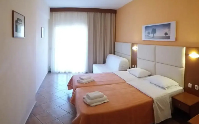 Aloni Hotel комната для гостей
