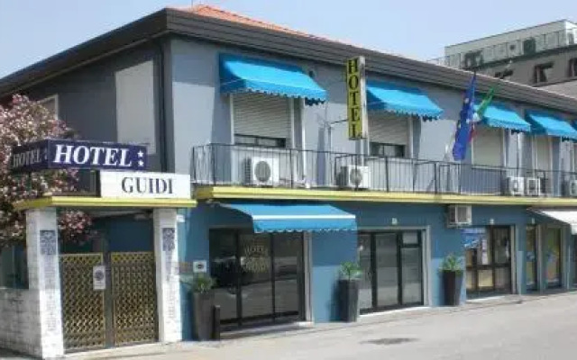 Отель Guidi вид на фасад