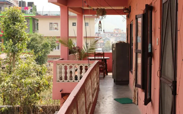 Отель Pokhara Homestay Непал, Покхара - отзывы, цены и фото номеров - забронировать отель Pokhara Homestay онлайн балкон