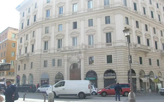 Отель Pforì