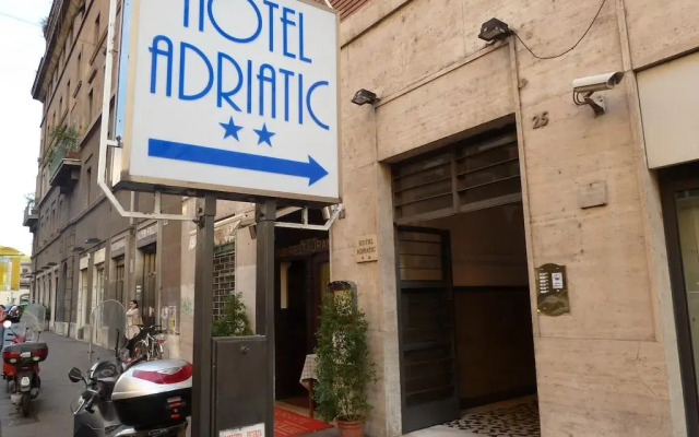 Отель Adriatic вид на фасад