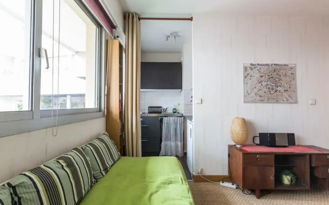 Апартаменты Studio Paris Buttes Chaumont Париж комната для гостей