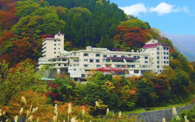Hotel Kurobe вид на фасад