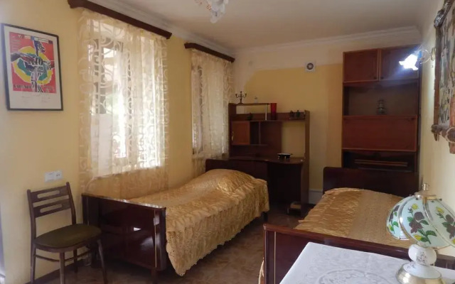 Отель Guest House Anakhit Армения, Иджеван - отзывы, цены и фото номеров - забронировать отель Guest House Anakhit онлайн комната для гостей
