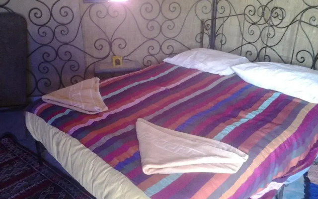 Отель Bivouac Nkhila Tizi Zagora Марокко, Загора - отзывы, цены и фото номеров - забронировать отель Bivouac Nkhila Tizi Zagora онлайн комната для гостей