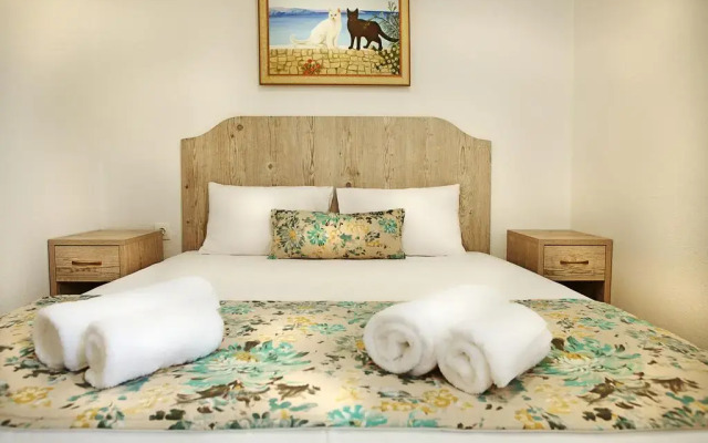 Alexandros Hotel Apartments комната для гостей
