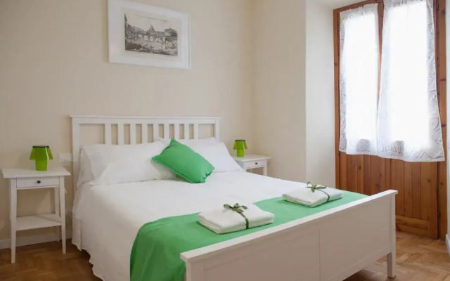 Отель Coliseum View Holiday Home Рим комната для гостей