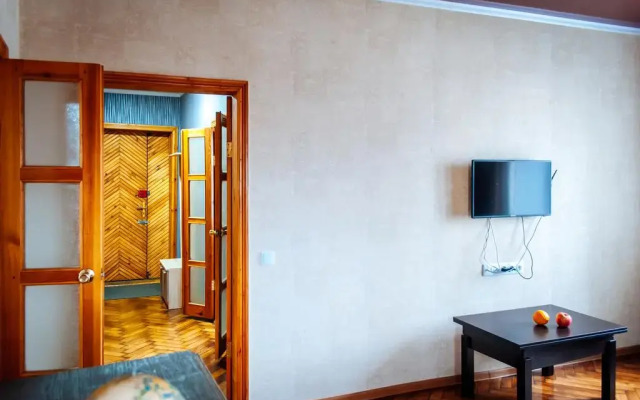 Гостиница Royal Apartment On Bazhanova 11 A Украина, Харьков - отзывы, цены и фото номеров - забронировать гостиницу Royal Apartment On Bazhanova 11 A онлайн комната для гостей