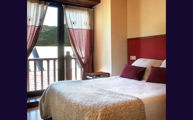 Отель Apartamento La Santeta de Aran Испания, Вьельа Э Михаран - отзывы, цены и фото номеров - забронировать отель Apartamento La Santeta de Aran онлайн комната для гостей