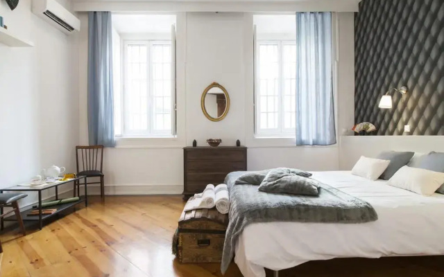 Апартаменты Downtown Vintage Deluxe Apartment | RentExperience. комната для гостей