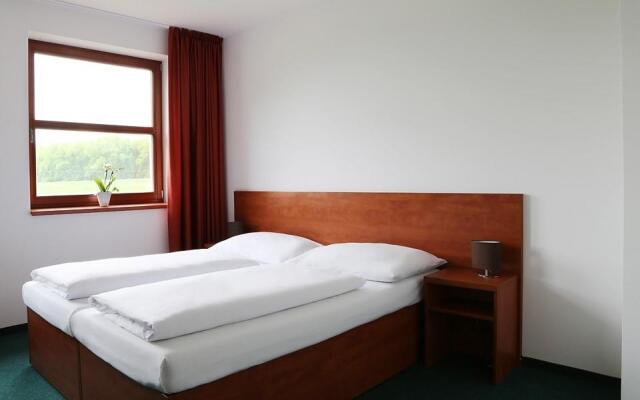 Sporthotel Hostivice Brve 1