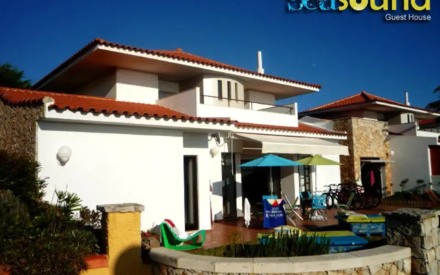 Отель Ericeira Sea Sound - Guest House вид на фасад