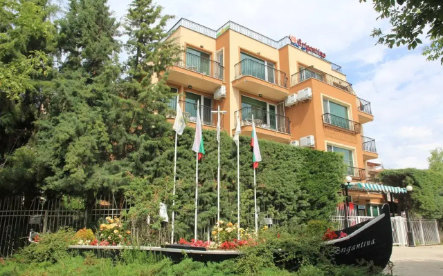 Отель Villa Brigantina вид на фасад