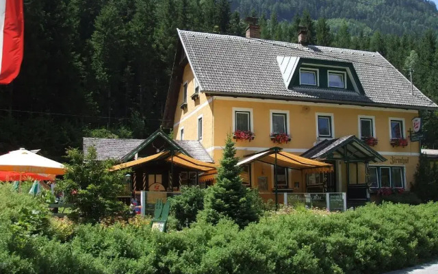 Отель Familiengasthof Zirmhof вид на фасад