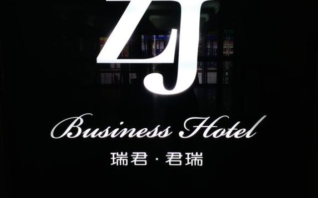 Zaw Jung Business Hotel 1