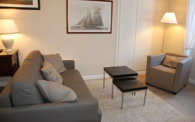 Апартаменты Alpazur: Lovely Apartment with Sea View комната для гостей