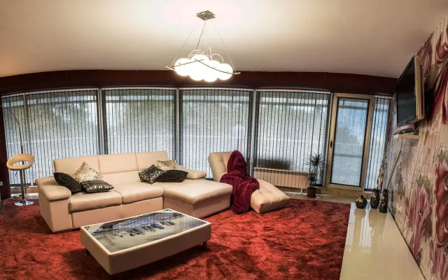 Отель Luxury Apartments Burgas Болгария, Бургас - отзывы, цены и фото номеров - забронировать отель Luxury Apartments Burgas онлайн комната для гостей