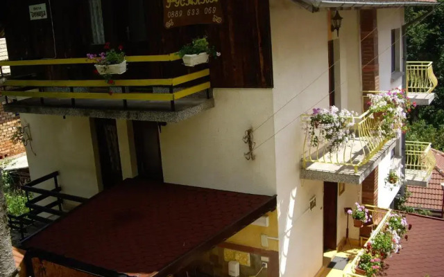 Отель Guest House Rusalka вид на фасад