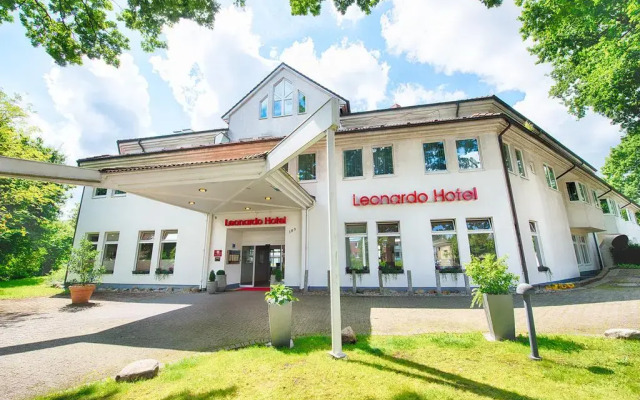 Leonardo Hotel Hamburg Airport вид на фасад