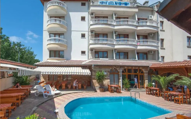 Hotel Eos вид на фасад