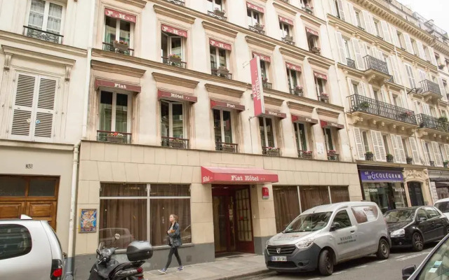 Отель Hôtel Fiat Париж вид на фасад