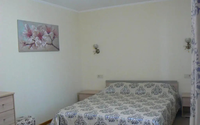 Отель Guest House Columb Бердянск комната для гостей