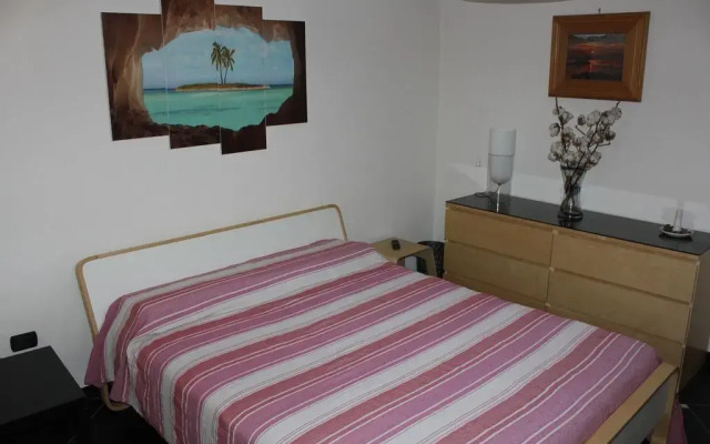 Отель München B&B Конверсано комната для гостей