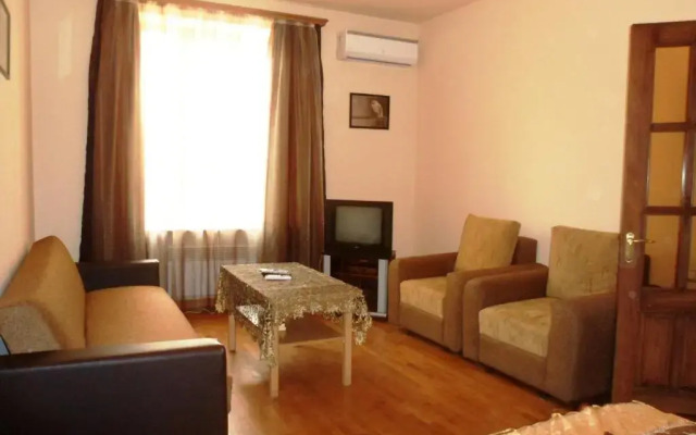 Апартаменты Luxe Apartment on Abovyan Street Ереван комната для гостей