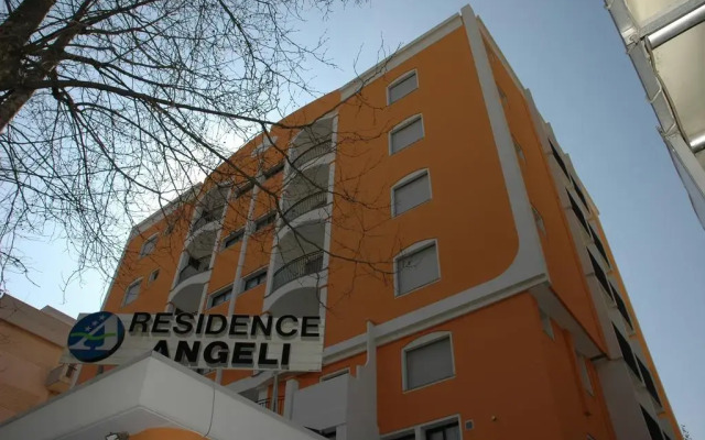 Residence Hotel Angeli Римини вид на фасад
