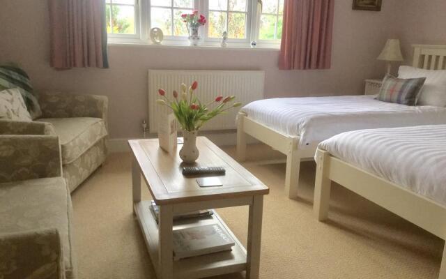 Old Pond Cottage In Billingshurst United Kingdom From 239