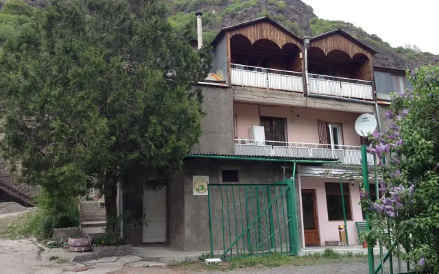 Гостевой дом B&B Ирис вид на фасад