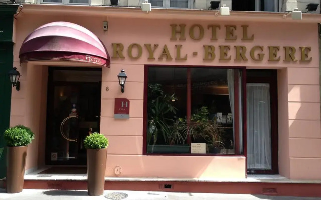 Hotel Royal Bergere вид на фасад