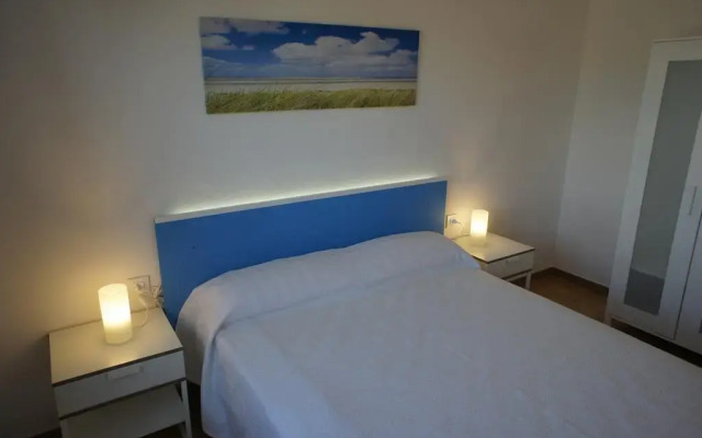 Отель Apartamentos Blue Beach Menorca 2 комната для гостей