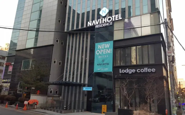 Navi Hotel Residence вид на фасад