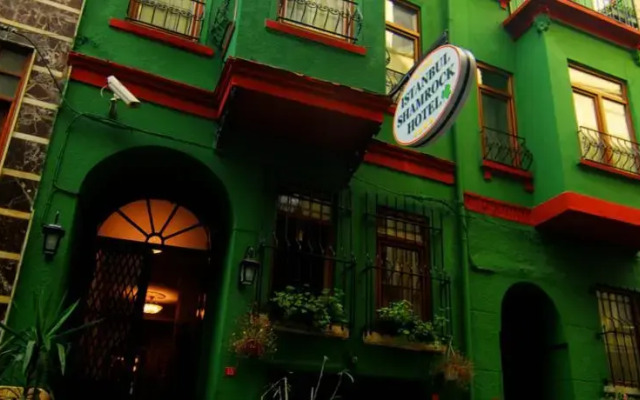 Istanbul Irish Hotel вид на фасад