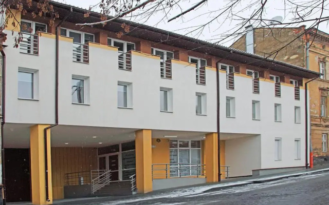 Hotel Dolynskiy вид на фасад