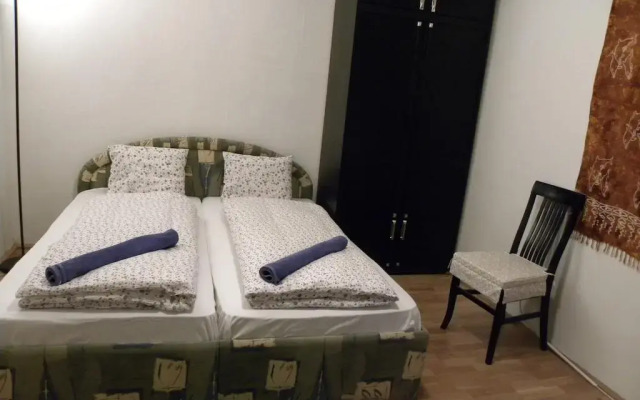 Апартаменты Fair and Square Apartments комната для гостей