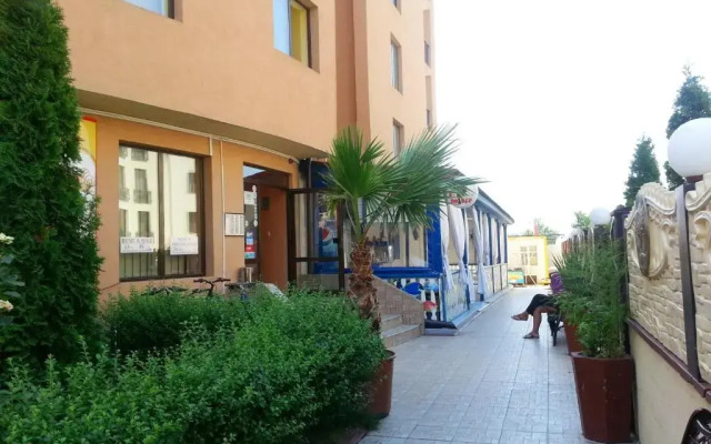 Апартаменты Menada Sea Grace Apartments Солнечный берег вид на фасад