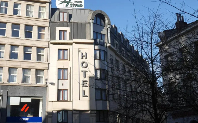 Astrid Hotel вид на фасад