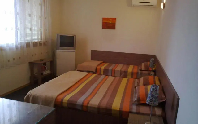 Отель Stella Del Mare Guest House Китен комната для гостей