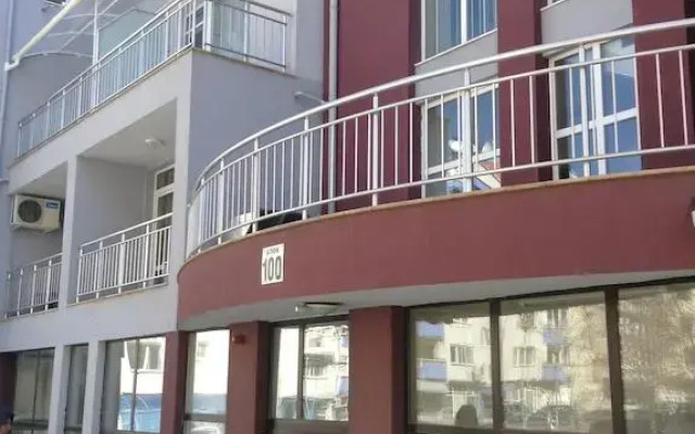 Отель Apartament Elinor вид на фасад