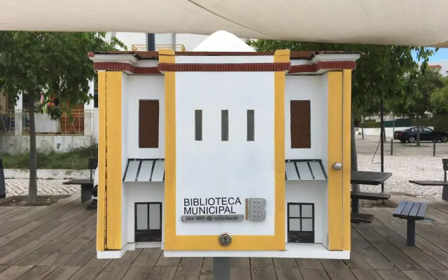 Отель Altura Inn вид на фасад
