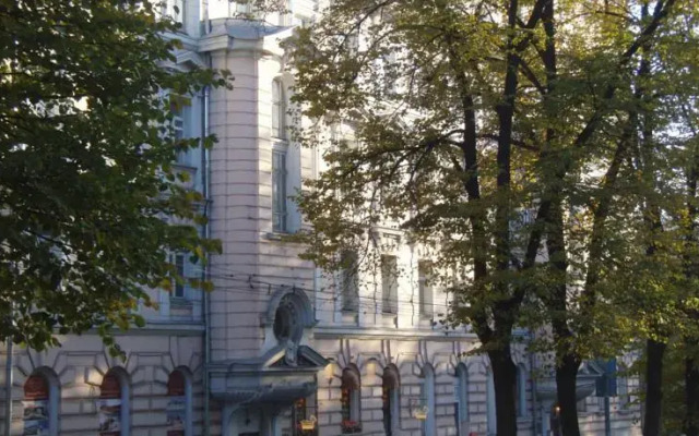 3 Penguins Hostel at Petrovsky Boulevard вид на фасад