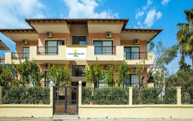 Отель Lemon Garden Villa вид на фасад