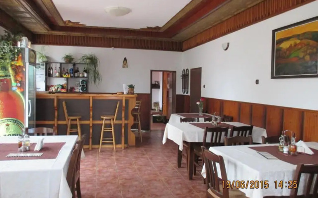 Отель Lucky Bungalows Арбанаси питание