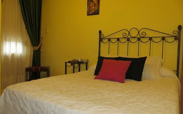 Отель Hostal Restaurante Reina комната для гостей