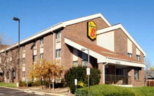 Super 8 By Wyndham Westminster Denver North Westminster - 