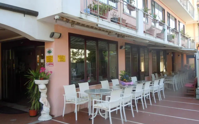 Hotel Bel Sogno вид на фасад